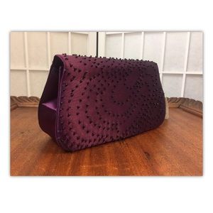 RR, clutch style, purple,parties/cocktail,satiny, with beads, missing one snap.: